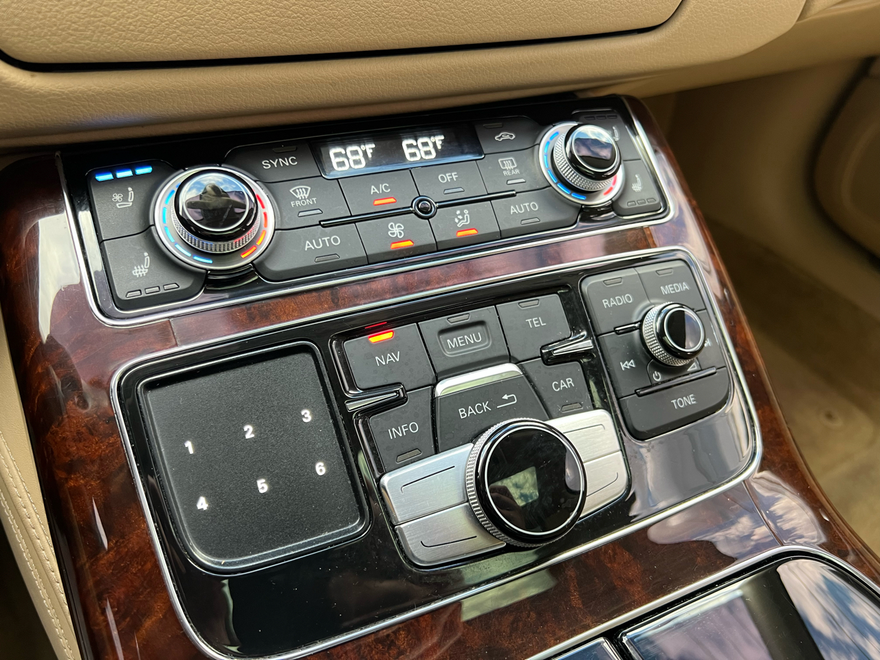 Audi A8 4.0T Sedan L quattro Tiptronic 2013