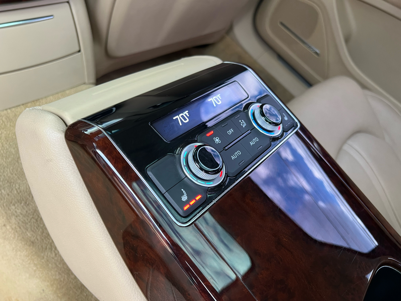 Audi A8 4.0T Sedan L quattro Tiptronic 2013