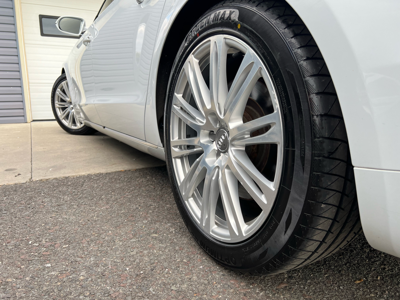 Audi A8 4.0T Sedan L quattro Tiptronic 2013