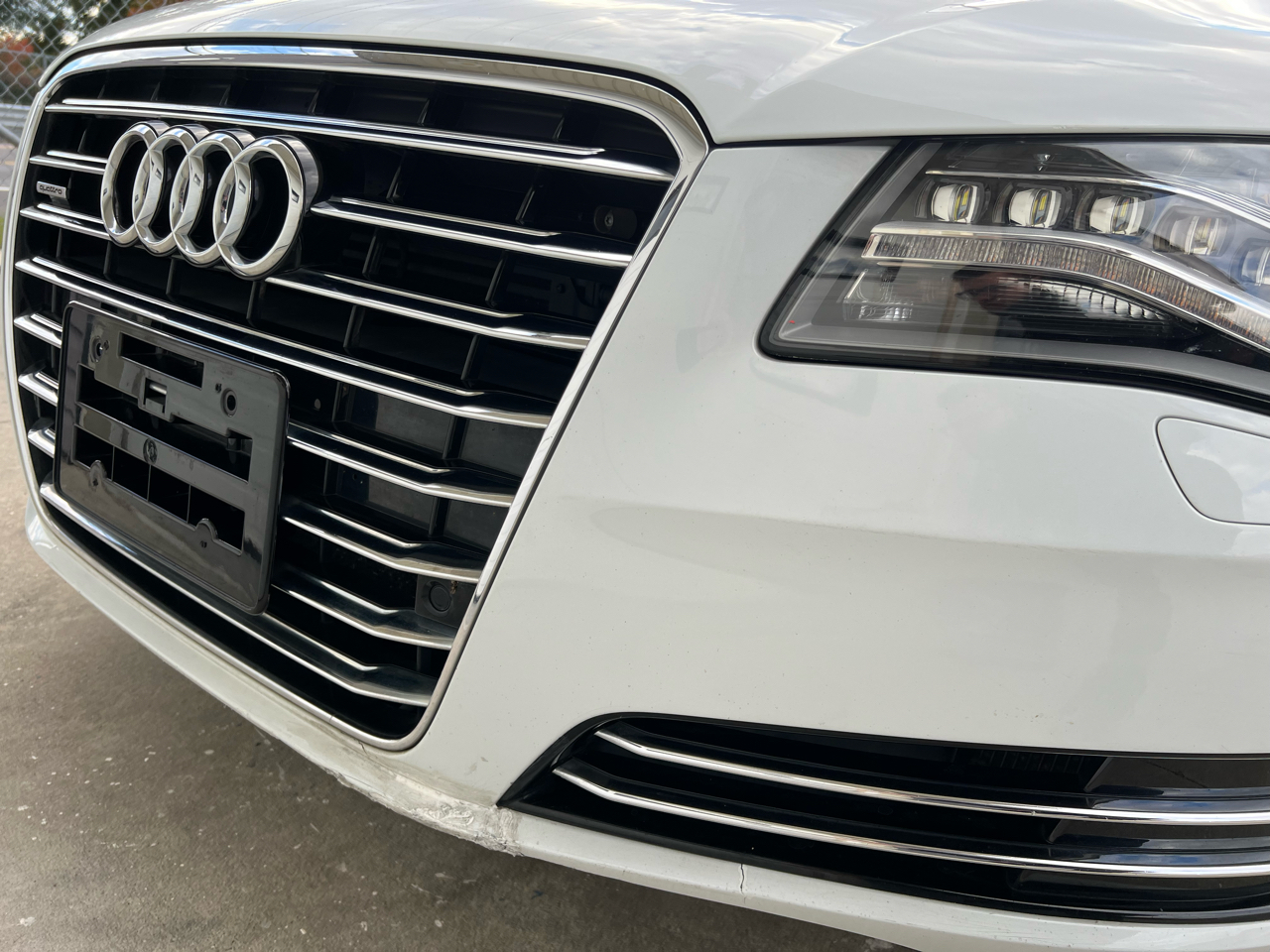 Audi A8 4.0T Sedan L quattro Tiptronic 2013