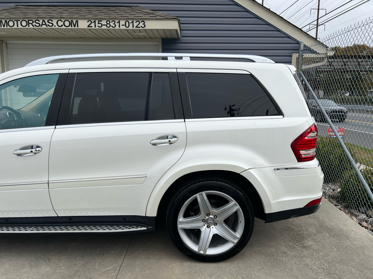 Mercedes-Benz GL-Class GL550 4MATIC 2011