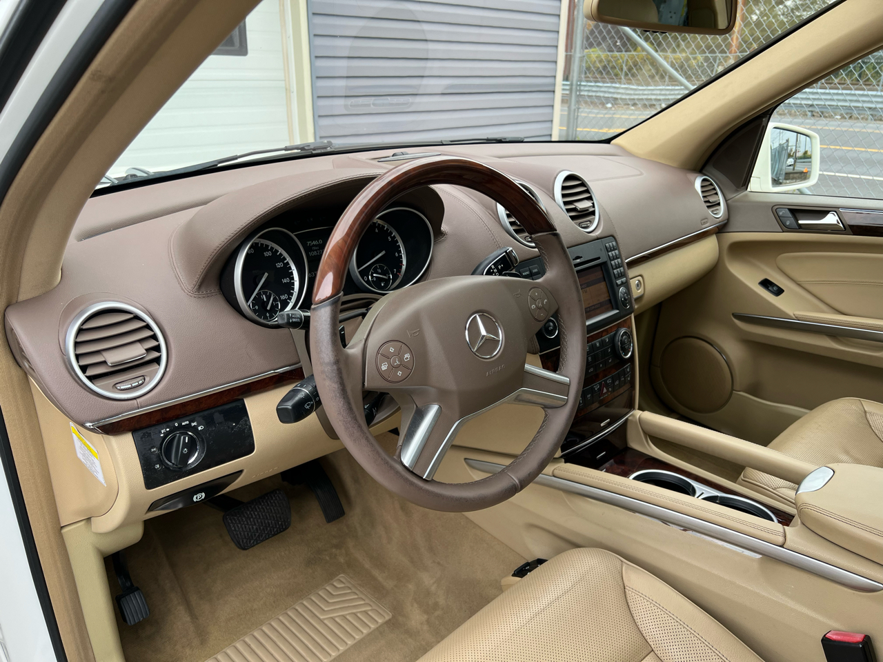 Mercedes-Benz GL-Class GL550 4MATIC 2011