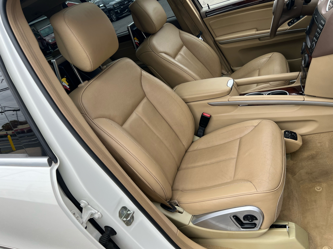 Mercedes-Benz GL-Class GL550 4MATIC 2011