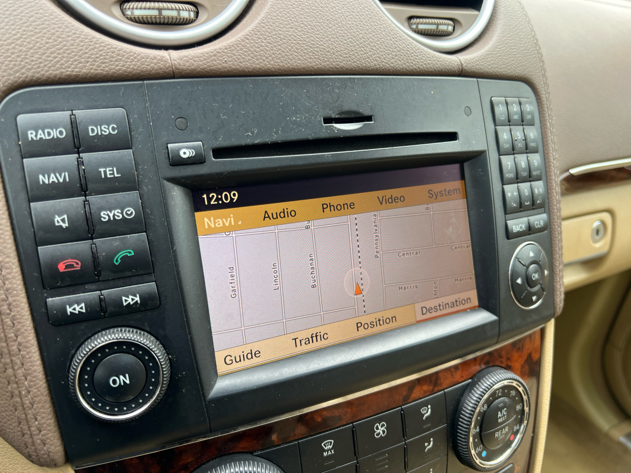 Mercedes-Benz GL-Class GL550 4MATIC 2011