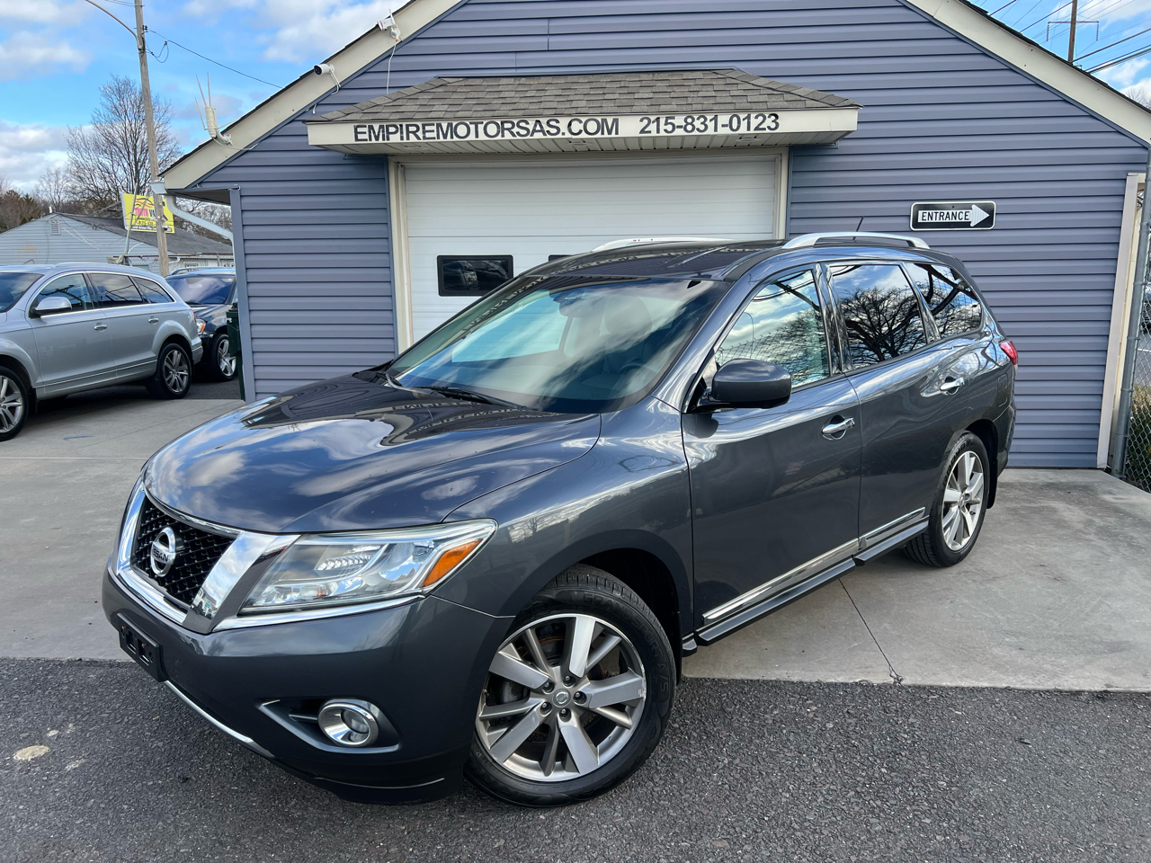 2014 Nissan Pathfinder Platinum 4D SUV 4WD
