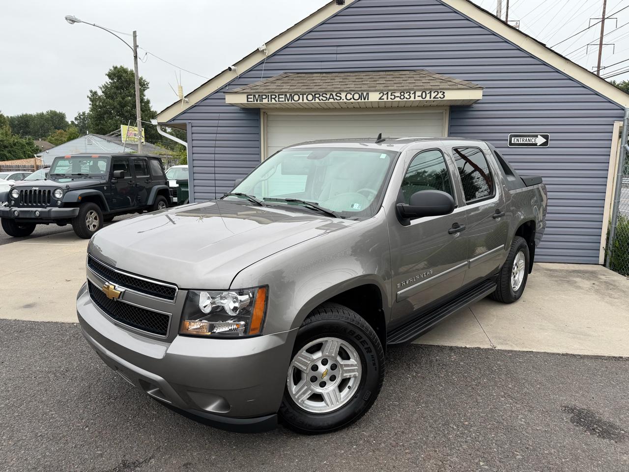 Gray 2007 Chevrolet Avalanche Pickup Truck Four-Wheel Drive Automatic