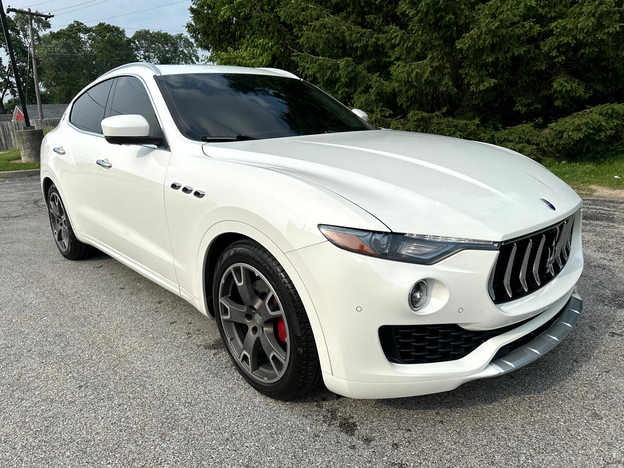 2017 Maserati Levante Base photo 3