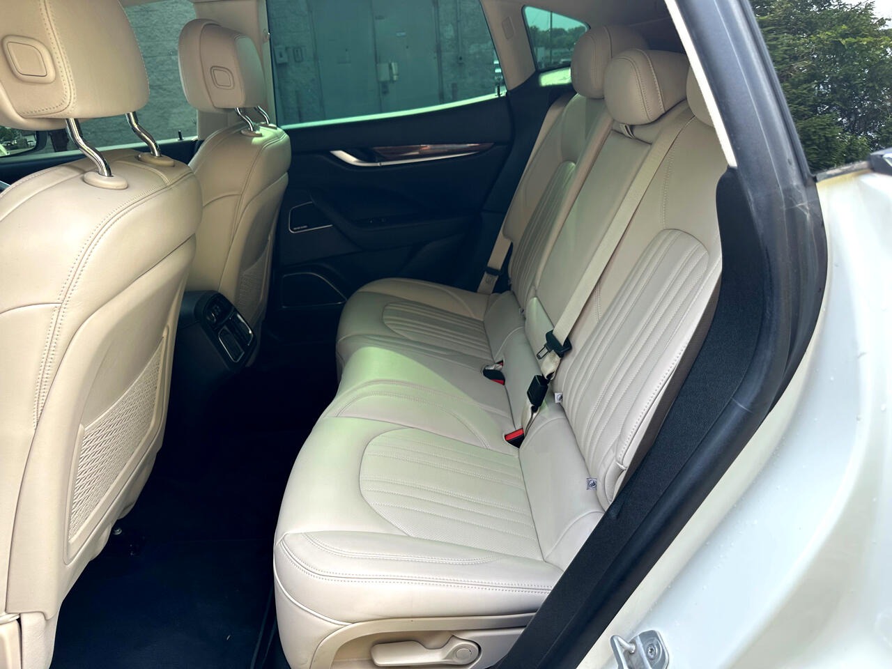 2017 Maserati Levante Base photo 12