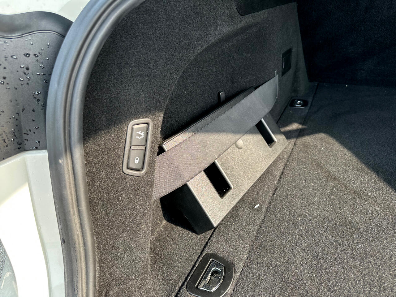 2017 Maserati Levante Base photo 14