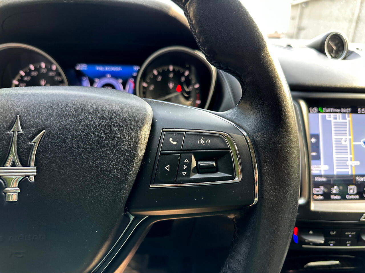 2017 Maserati Levante Base photo 19
