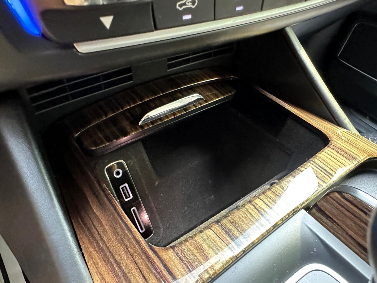 2017 Maserati Levante Base photo 25