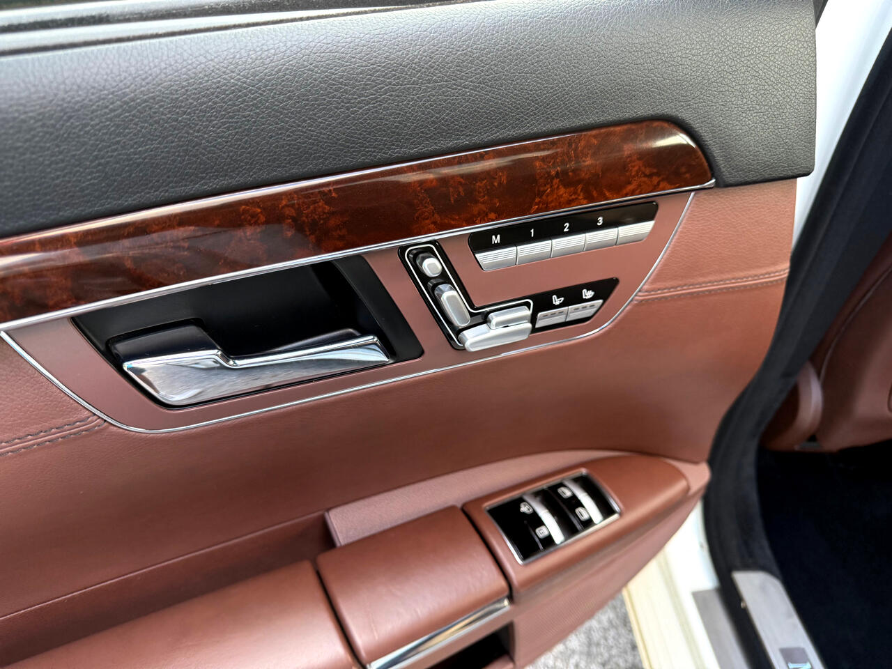 2013 Mercedes Benz S 550 4MATIC photo 16