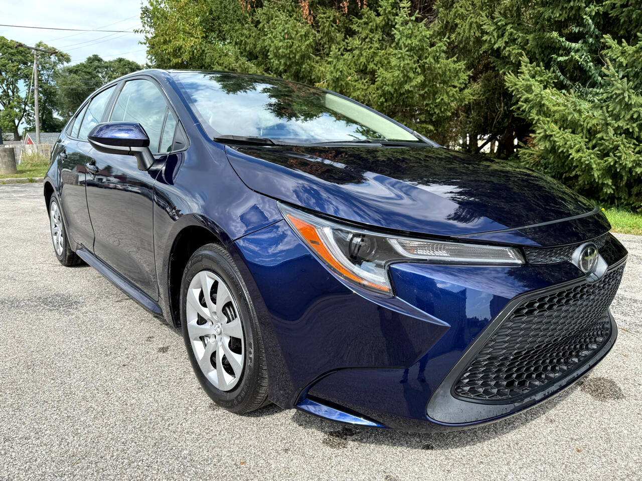2020 Toyota Corolla LE photo 3