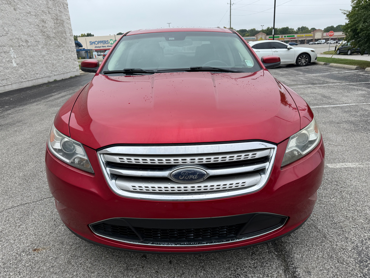 2010 Ford Taurus SHO photo 2