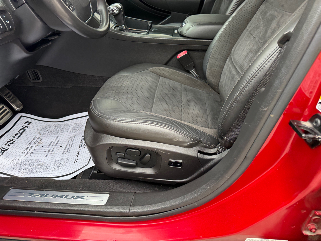 2010 Ford Taurus SHO photo 10
