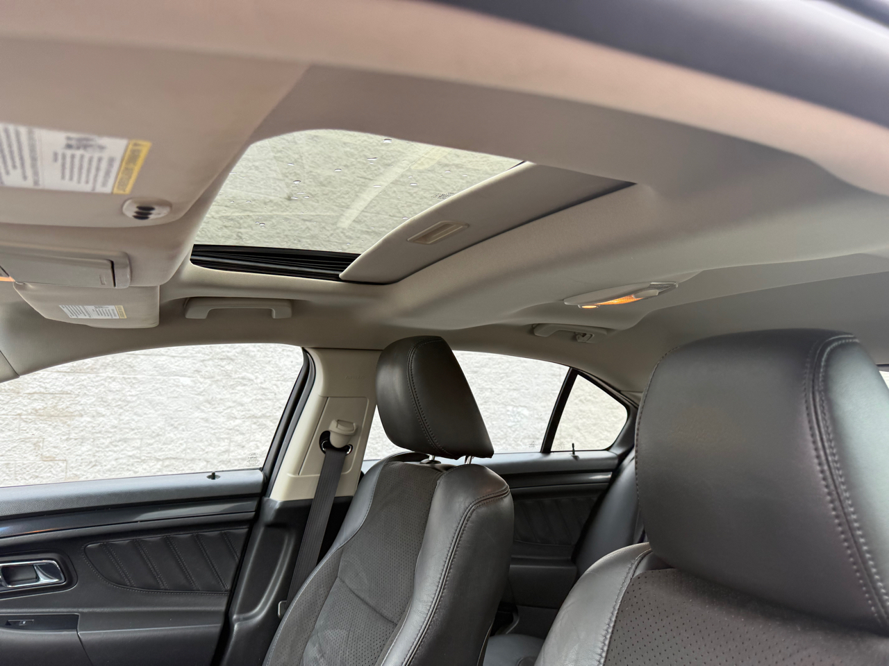 2010 Ford Taurus SHO photo 11