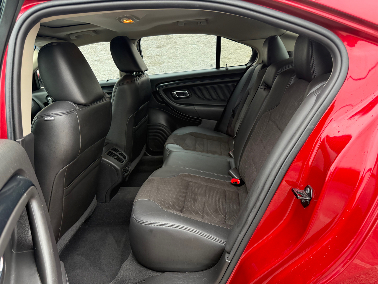 2010 Ford Taurus SHO photo 12