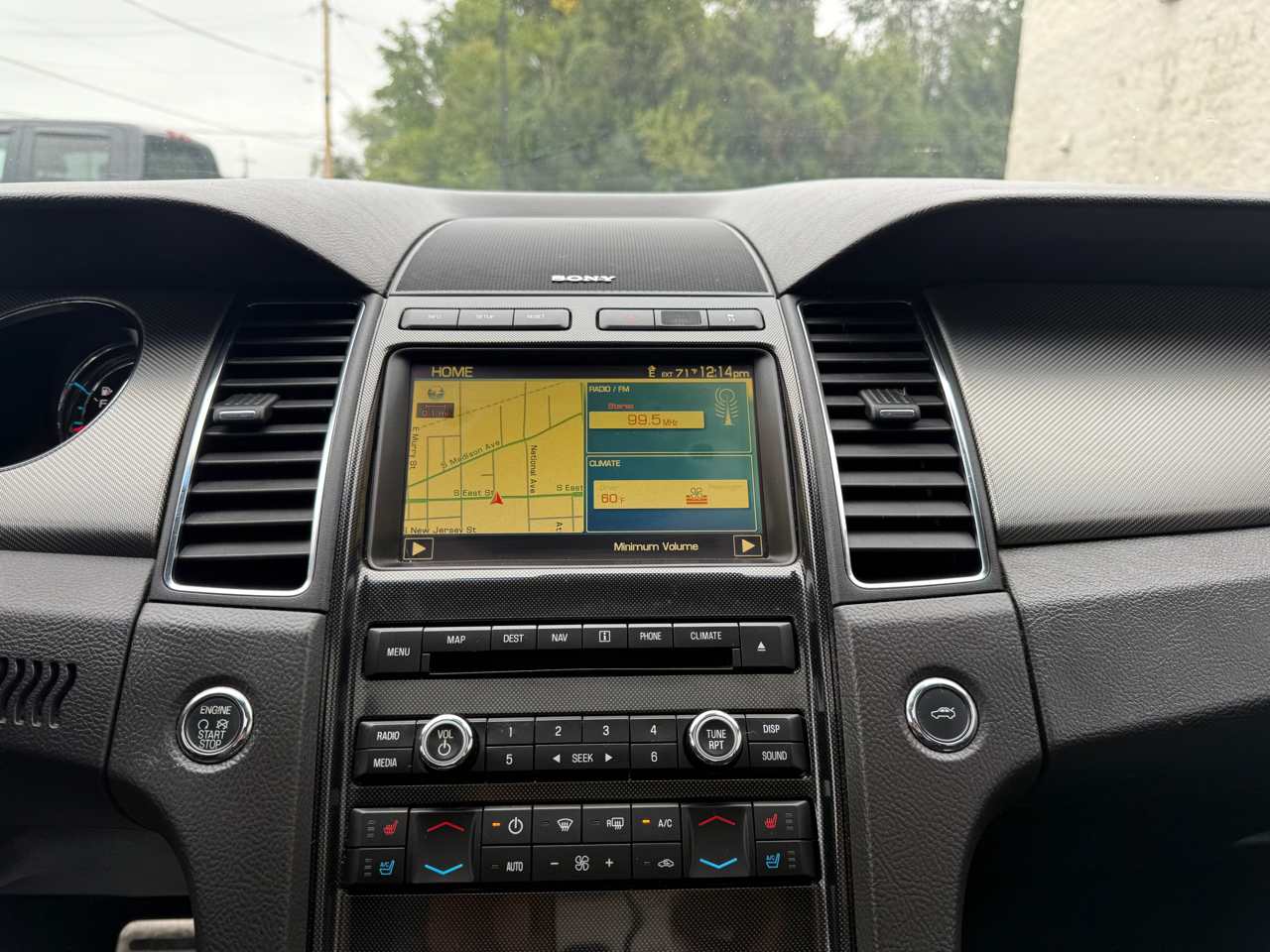 2010 Ford Taurus SHO photo 20