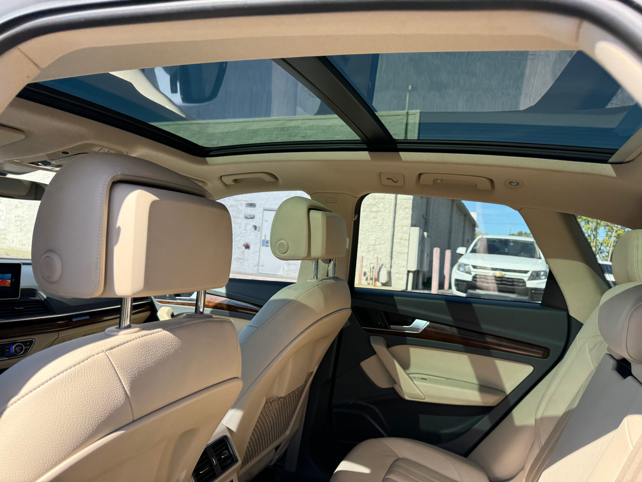 Audi Q5 2.0T Premium Plus quattro 2018 Audi Q5 2.0T Premium Plus quattro 2018