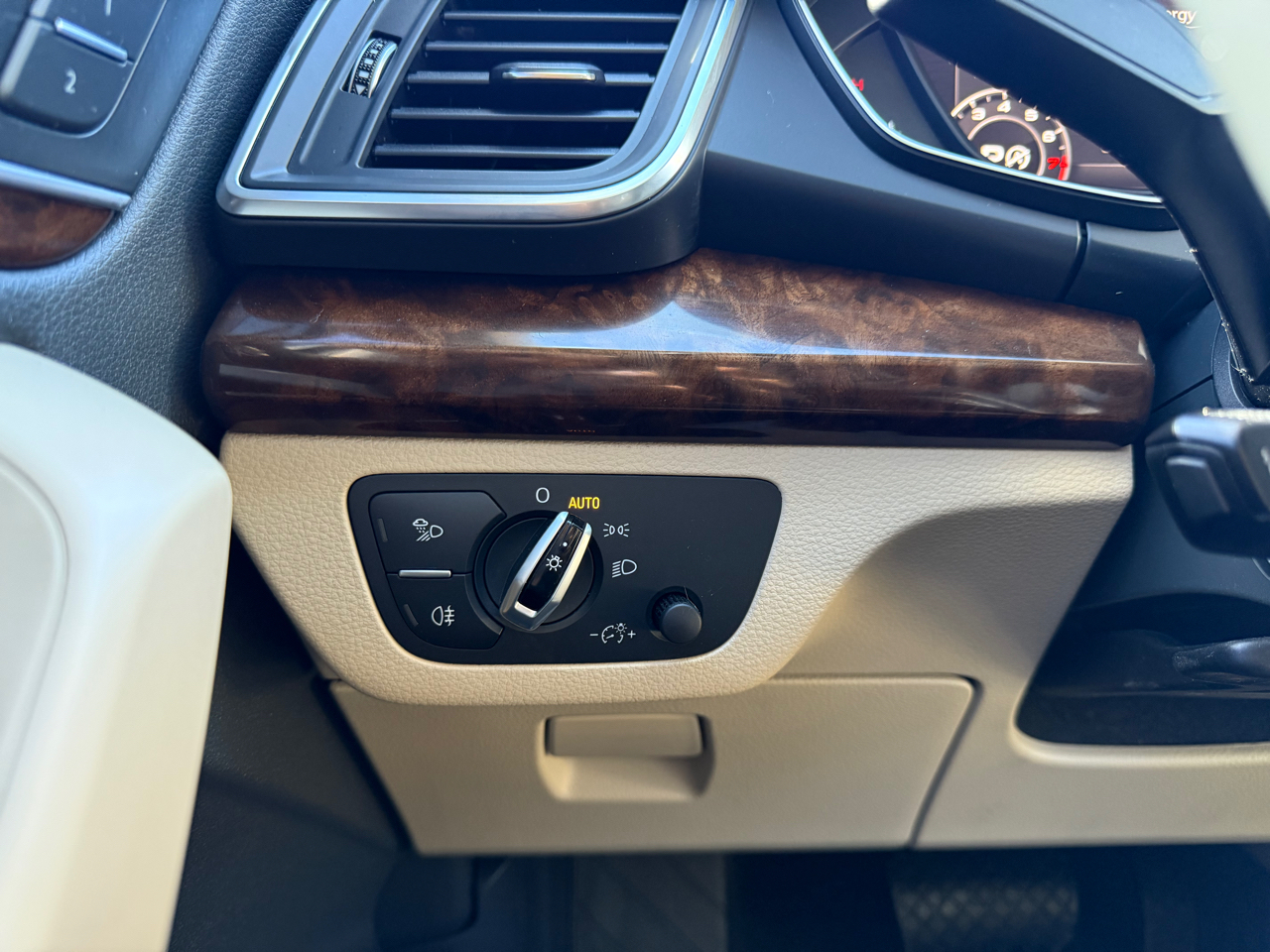 Audi Q5 2.0T Premium Plus quattro 2018 Audi Q5 2.0T Premium Plus quattro 2018