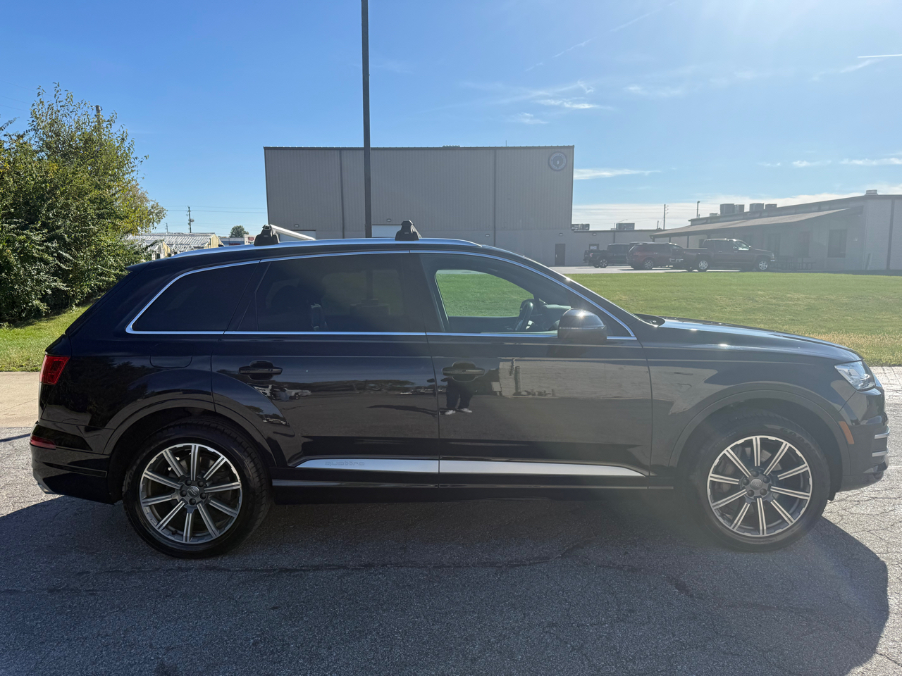 Audi Q7 2.0T Premium Plus quattro 2017 Audi Q7 2.0T Premium Plus quattro 2017