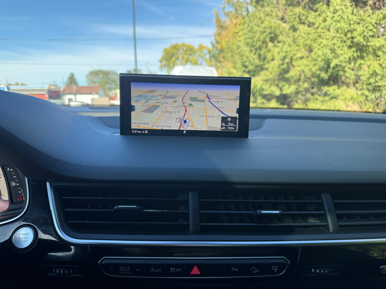 Audi Q7 2.0T Premium Plus quattro 2017 Audi Q7 2.0T Premium Plus quattro 2017