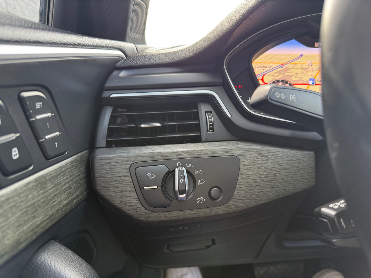 Audi A4 2.0T Premium Plus Sedan 2018 Audi A4 2.0T Premium Plus Sedan 2018