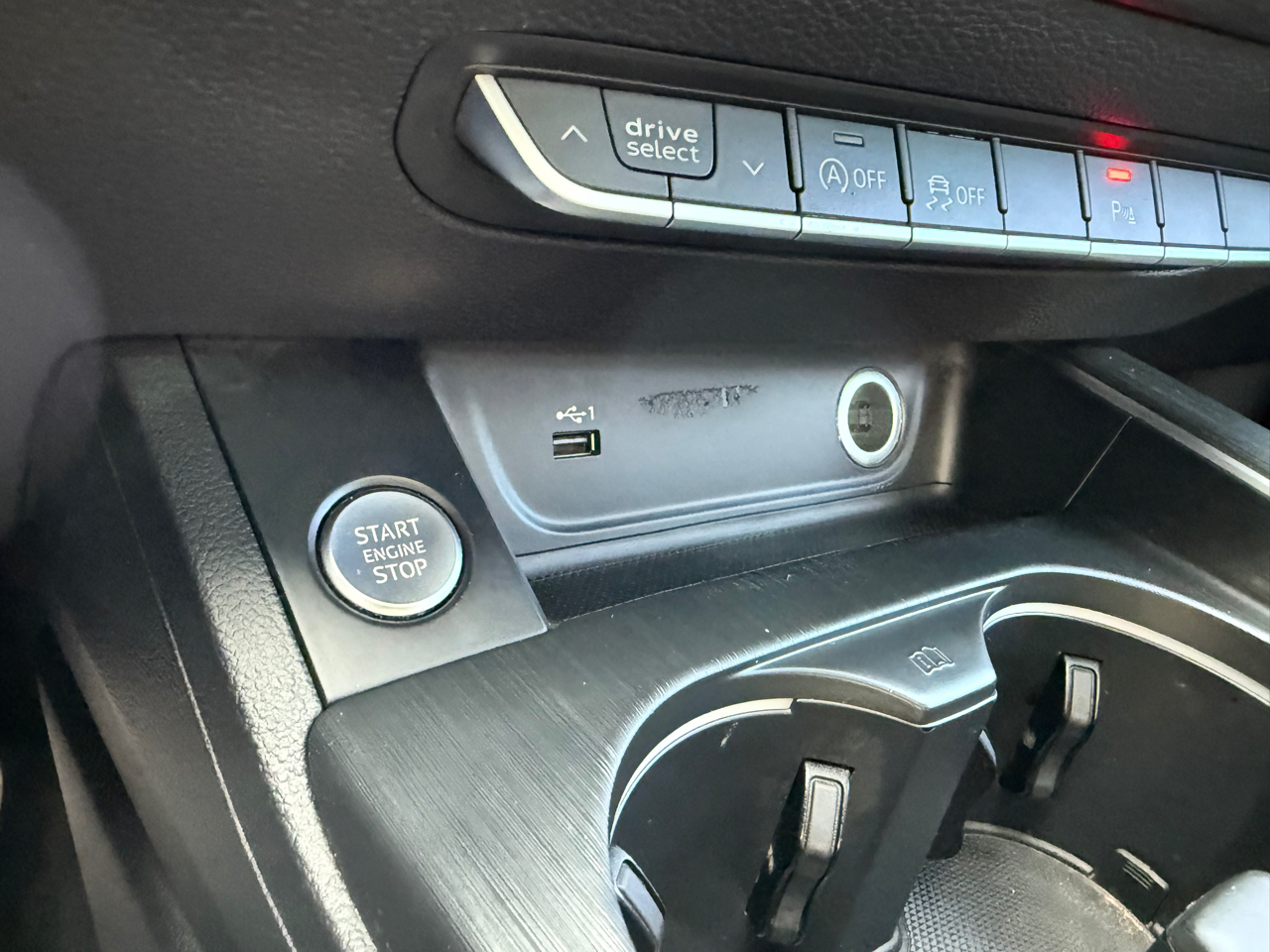 Audi A4 2.0T Premium Plus Sedan 2018 Audi A4 2.0T Premium Plus Sedan 2018