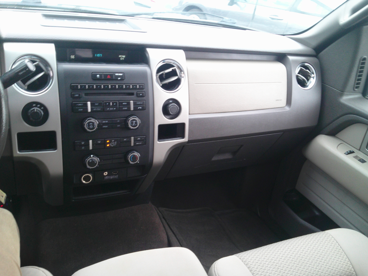 Ford F-150 XLT SuperCab 8-ft. Bed 4WD 2010 Ford F-150 XLT SuperCab 8-ft. Bed 4WD 2010