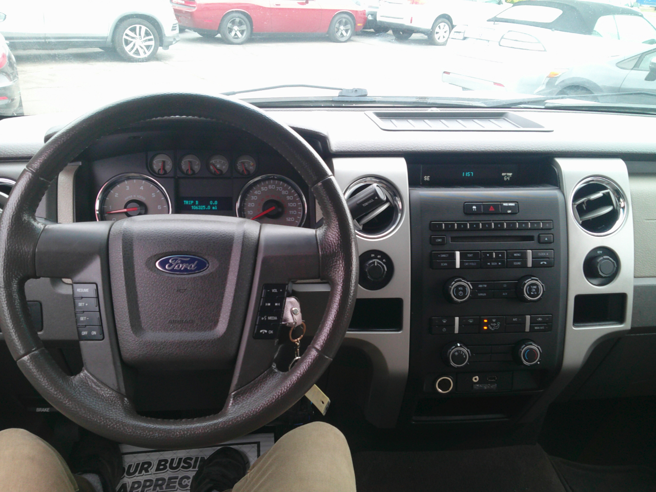 Ford F-150 XLT SuperCab 8-ft. Bed 4WD 2010 Ford F-150 XLT SuperCab 8-ft. Bed 4WD 2010