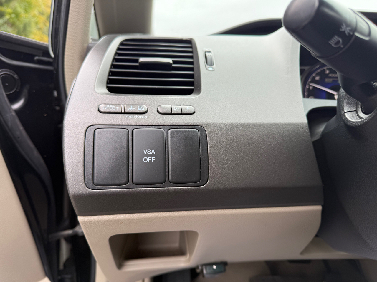 Honda Civic Hybrid CVT AT-PZEV 2011 Honda Civic Hybrid CVT AT-PZEV 2011