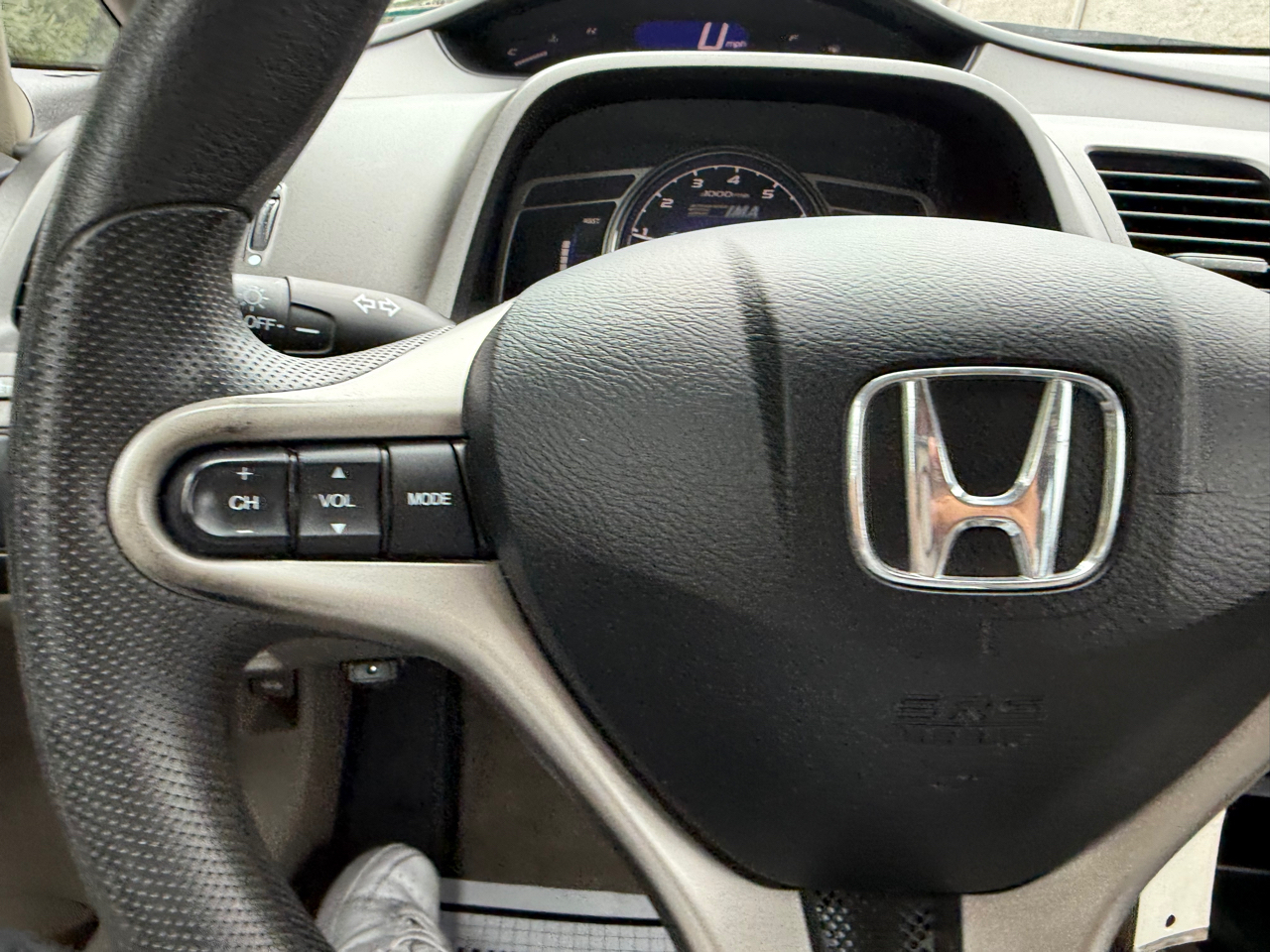 Honda Civic Hybrid CVT AT-PZEV 2011 Honda Civic Hybrid CVT AT-PZEV 2011