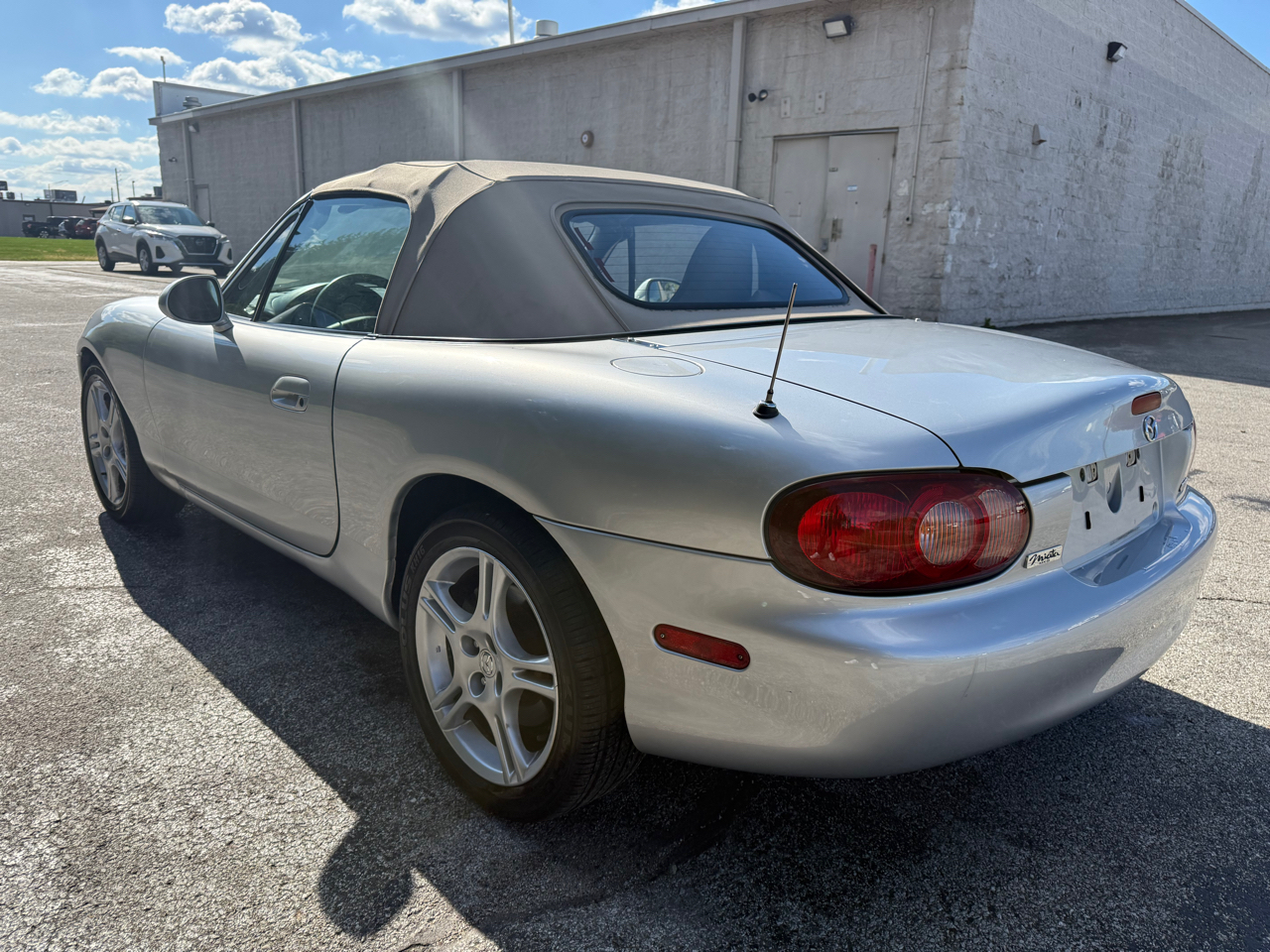 Mazda MX-5 Miata Base 2004 Mazda MX-5 Miata Base 2004