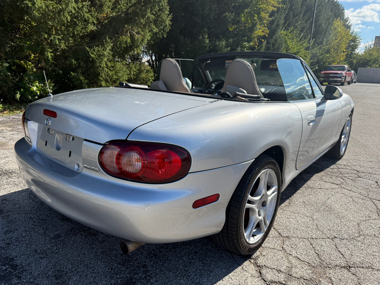 Mazda MX-5 Miata Base 2004 Mazda MX-5 Miata Base 2004