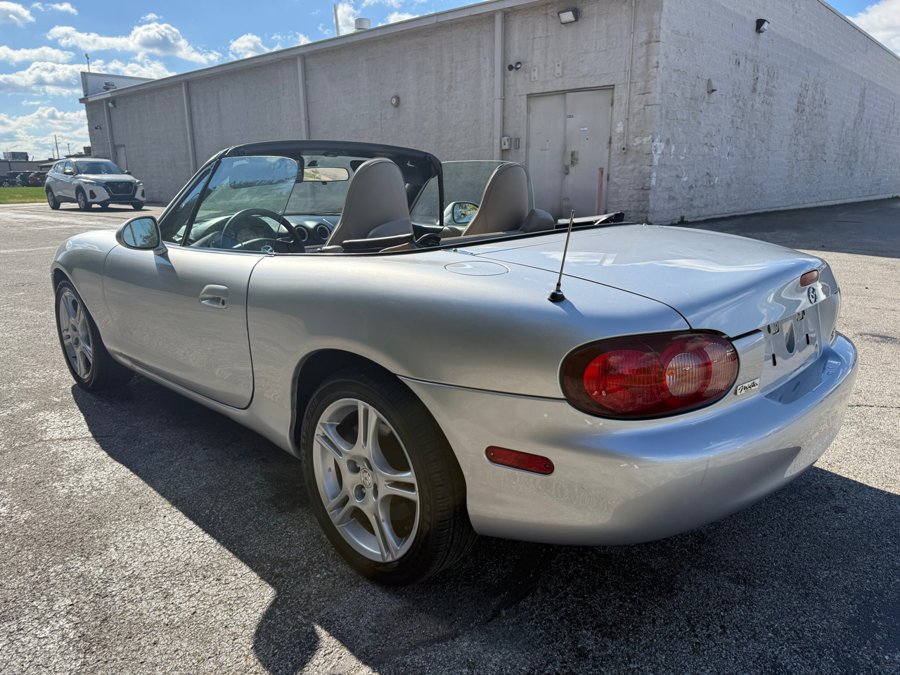 Mazda MX-5 Miata Base 2004 Mazda MX-5 Miata Base 2004