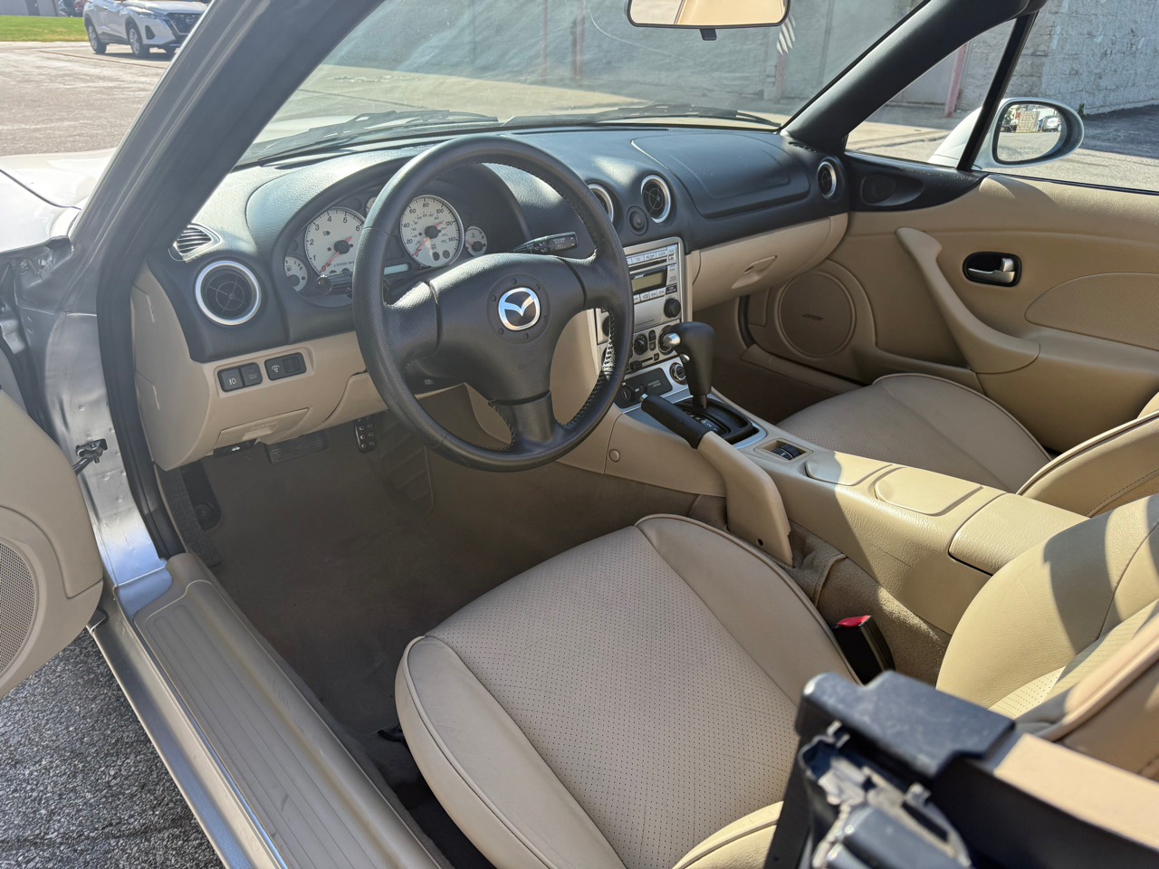 Mazda MX-5 Miata Base 2004 Mazda MX-5 Miata Base 2004