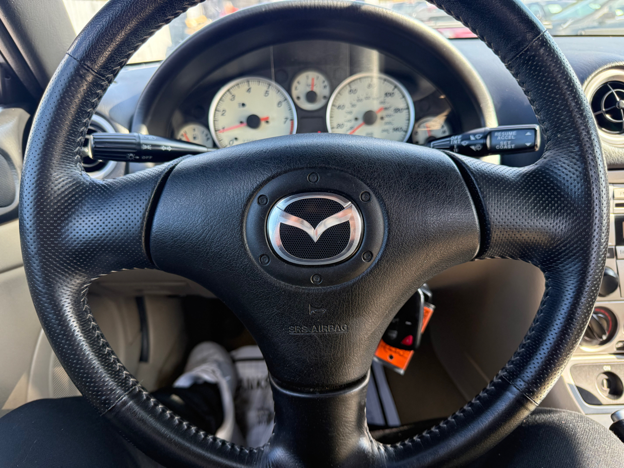 Mazda MX-5 Miata Base 2004 Mazda MX-5 Miata Base 2004