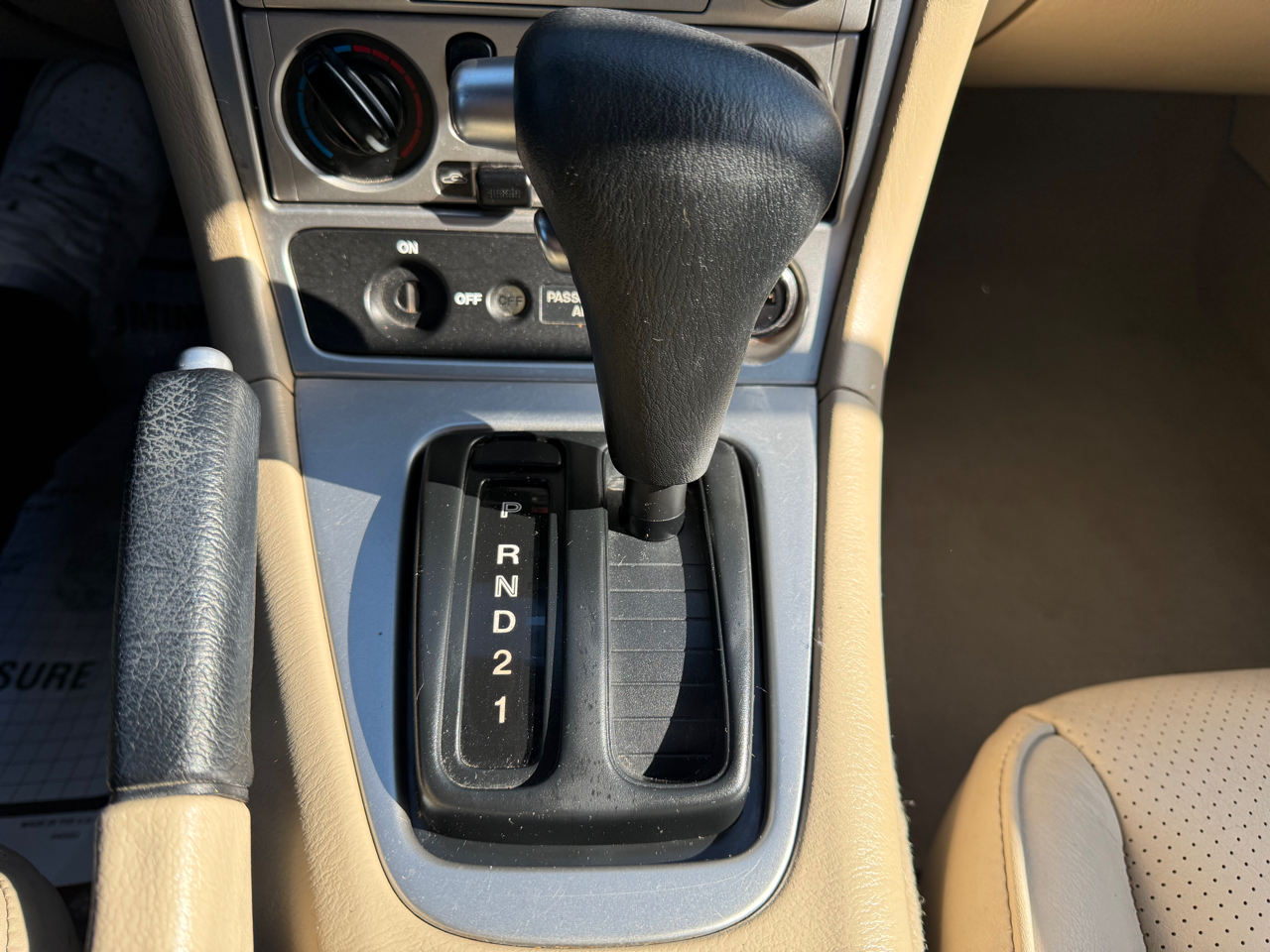 Mazda MX-5 Miata Base 2004 Mazda MX-5 Miata Base 2004