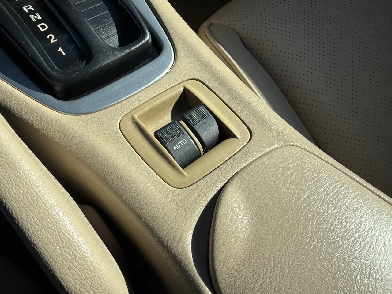 Mazda MX-5 Miata Base 2004 Mazda MX-5 Miata Base 2004