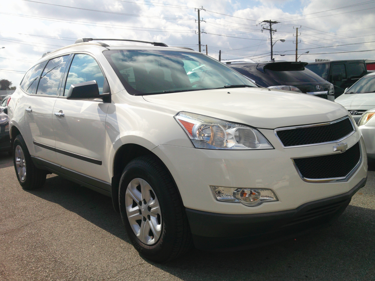 Chevrolet Traverse LS FWD w/PDC 2011 Chevrolet Traverse LS FWD w/PDC 2011