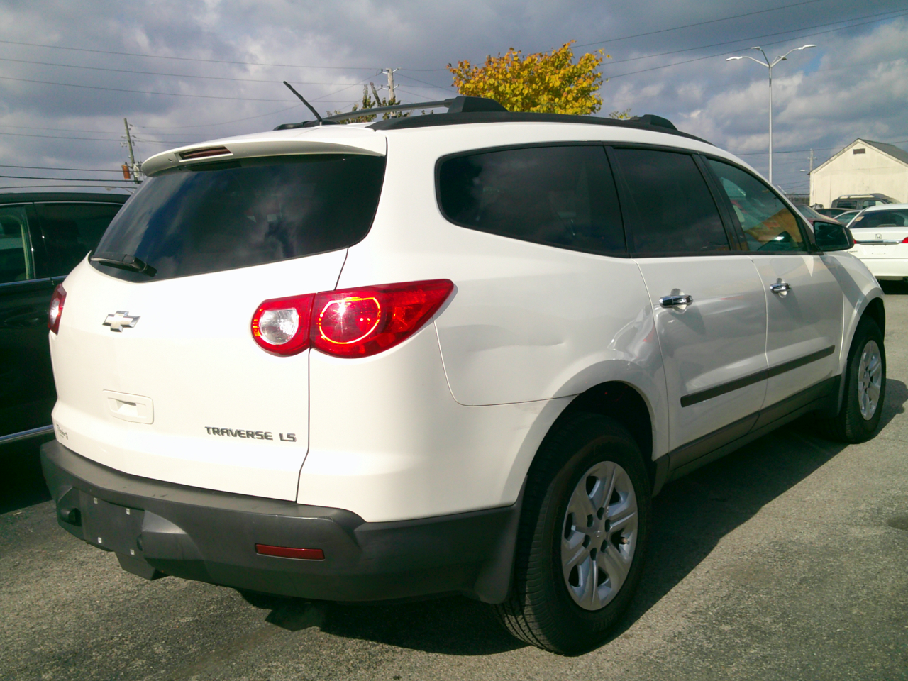 Chevrolet Traverse LS FWD w/PDC 2011 Chevrolet Traverse LS FWD w/PDC 2011