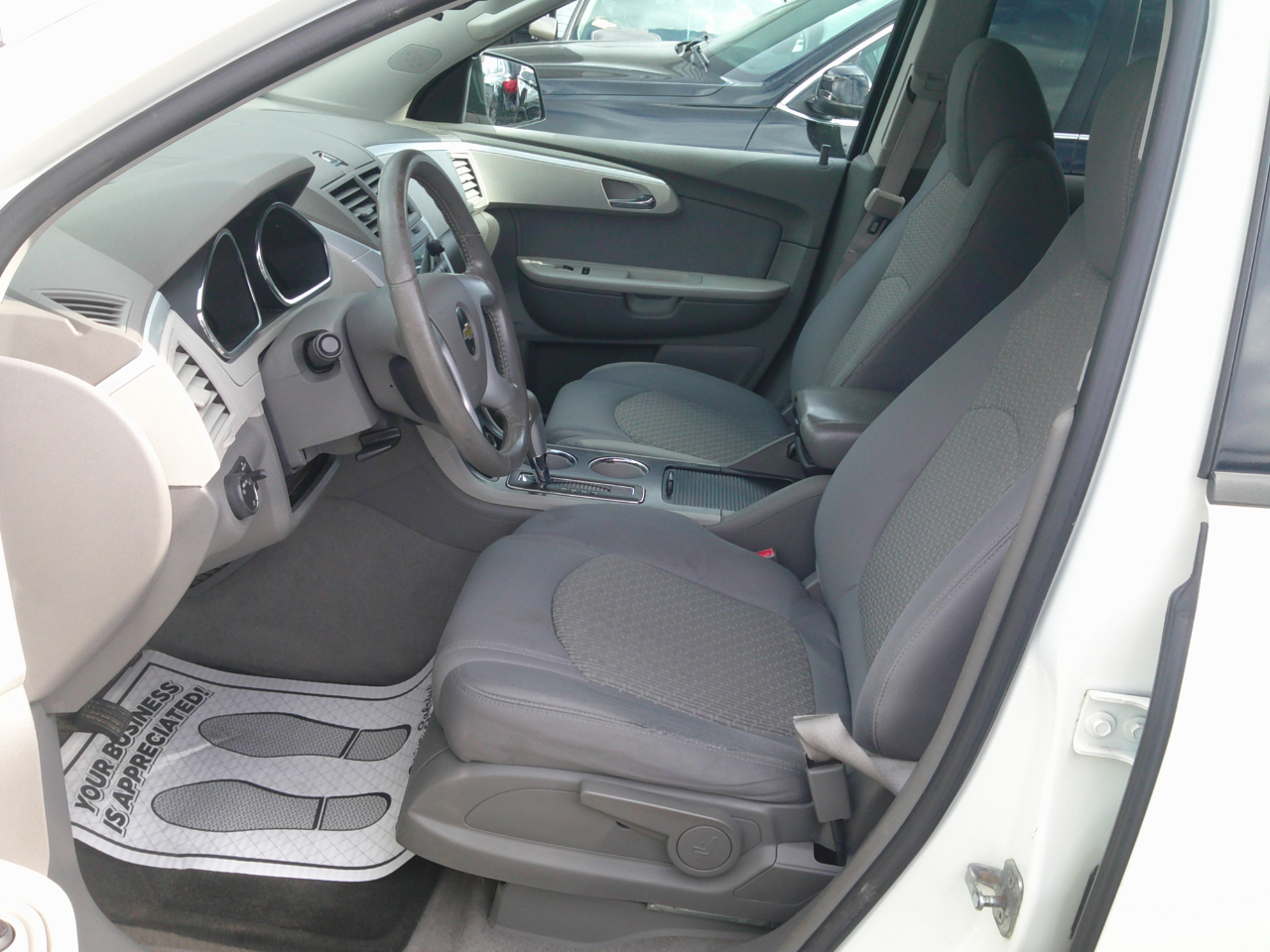 Chevrolet Traverse LS FWD w/PDC 2011 Chevrolet Traverse LS FWD w/PDC 2011