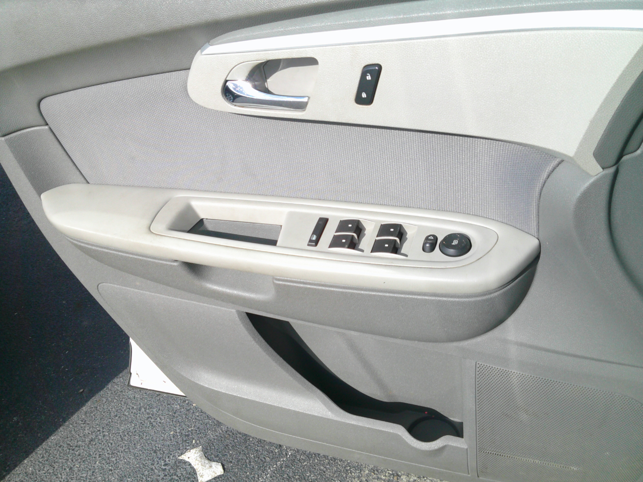 Chevrolet Traverse LS FWD w/PDC 2011 Chevrolet Traverse LS FWD w/PDC 2011