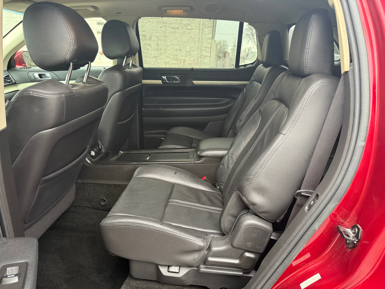 Lincoln MKT 3.5L with EcoBoost AWD 2017