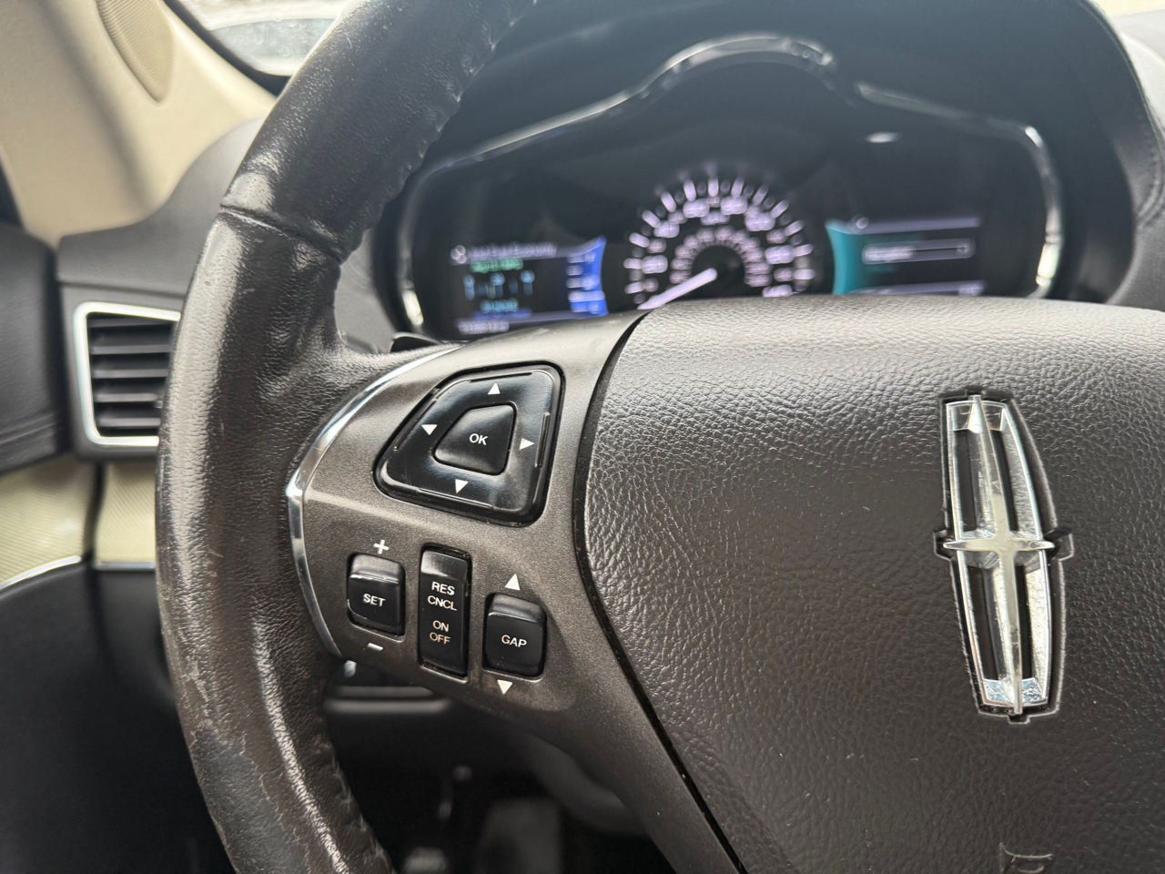 Lincoln MKT 3.5L with EcoBoost AWD 2017