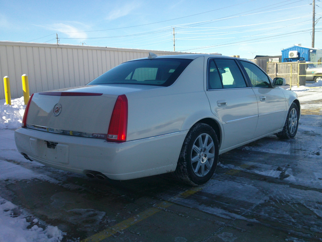 Cadillac DTS Premium w/ Navi 2011