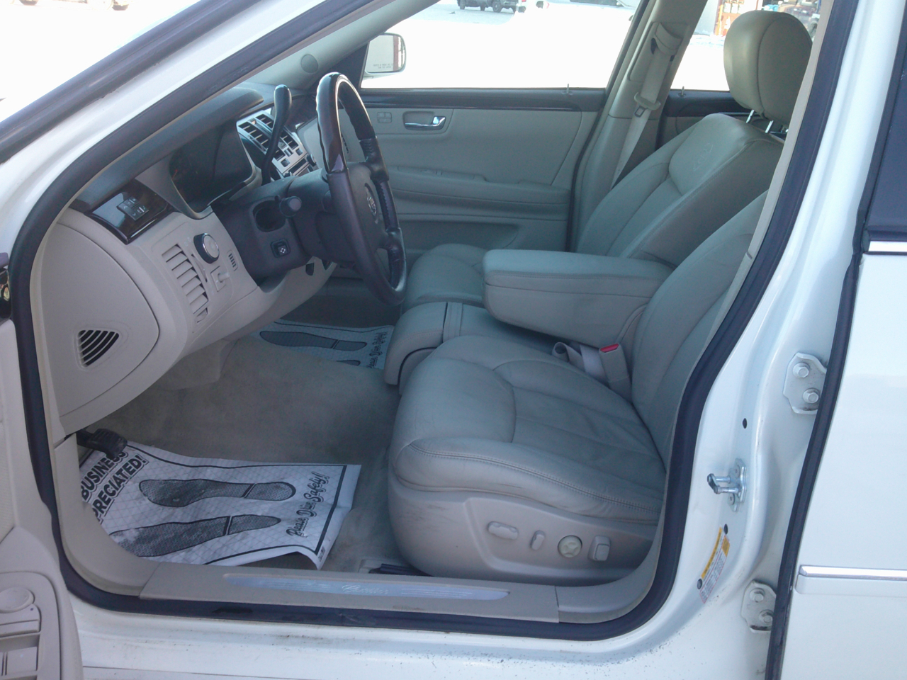 Cadillac DTS Premium w/ Navi 2011