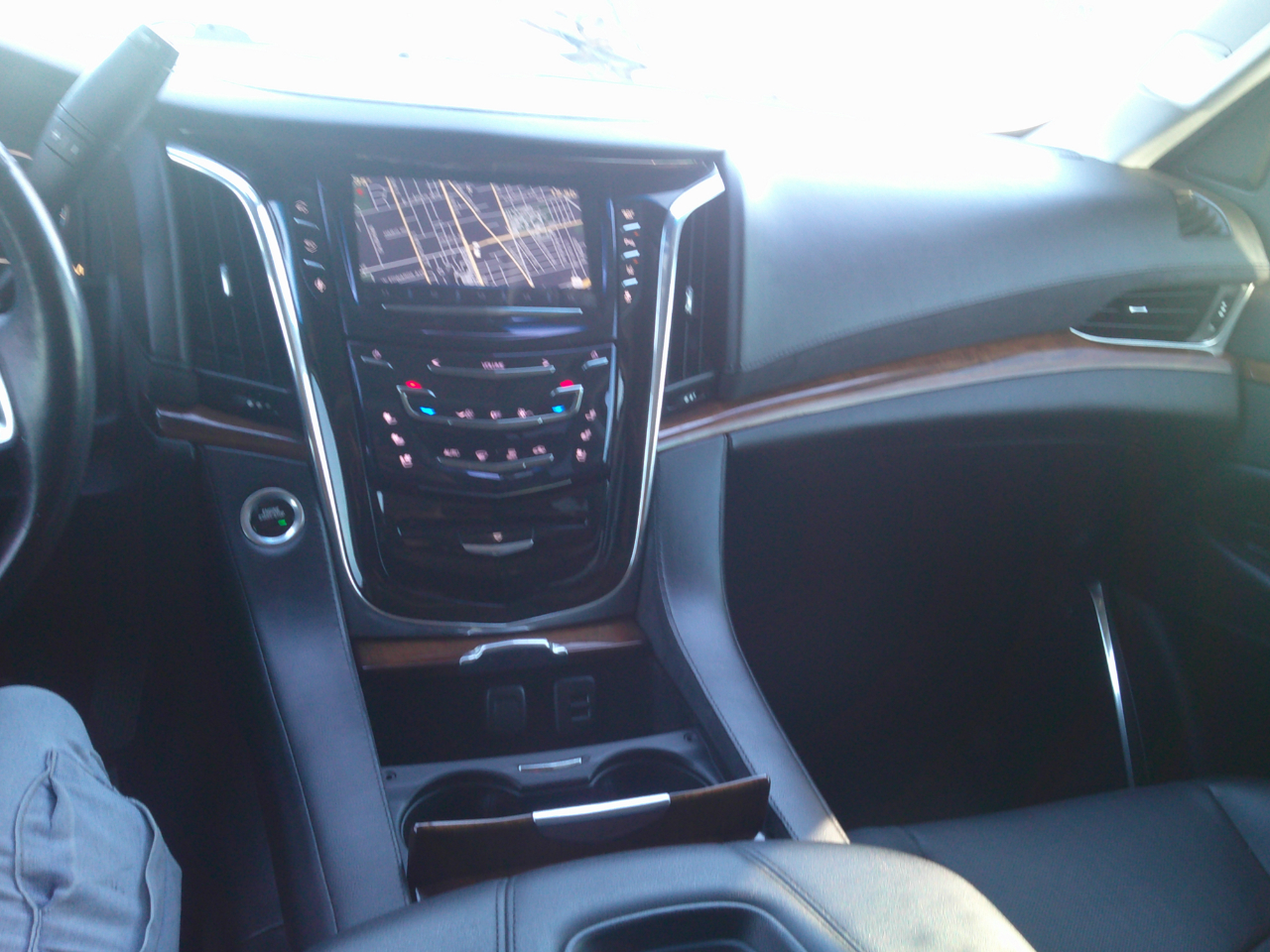 Cadillac Escalade ESV Luxury 4WD 2015