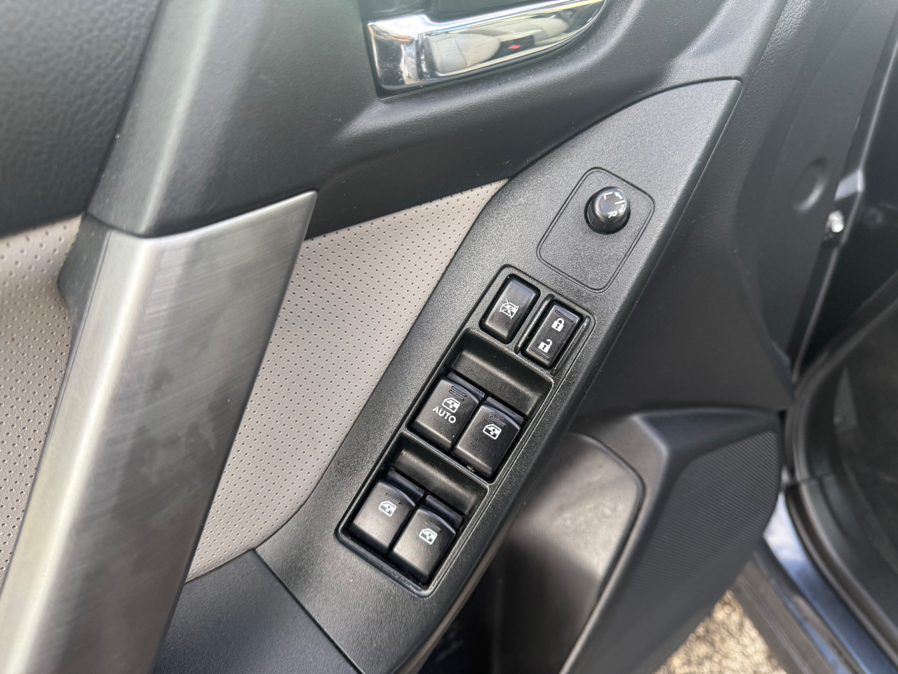 Subaru Forester 2.5i Limited 2014