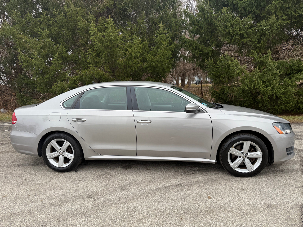 Volkswagen Passat 2.5L SE AT 2012